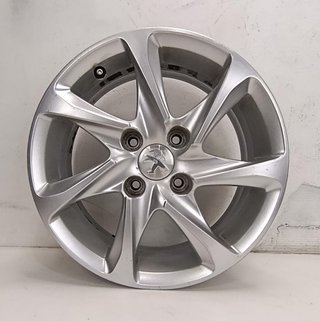 Juego d llantas Peugeot de 15 pulgadas 4 tornillos