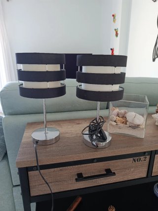 2 Lámparas de Mesa Modernas