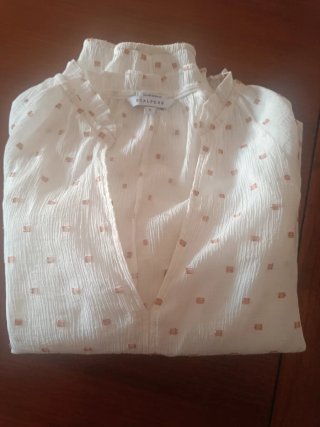 Camisa Scalpers blanca con motas en cobre