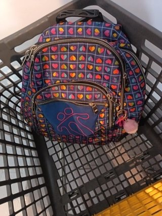 Mochila escolar con estampado de corazones