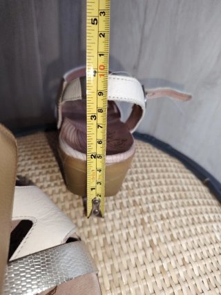 Sandalias Wonders Piel Beige/Plata T.37