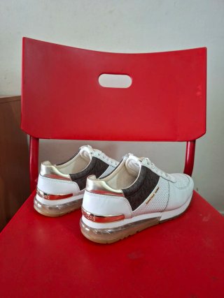 Deportivas Michael Kors Blancas y Marrones