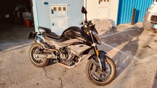 CFMOTO 800NK Negra