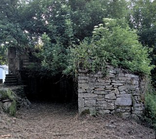 Casa de piedra para restaurar en Galicia 10000€