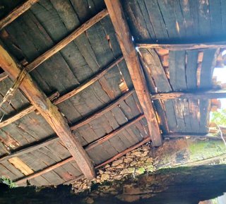 Casa de piedra para restaurar en Galicia 10000€