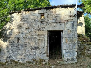 Casa de piedra para restaurar en Galicia 10000€