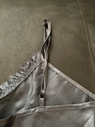 Camisón de seda plateado