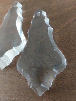 2 lágrimas o caireles de cristal facetado
