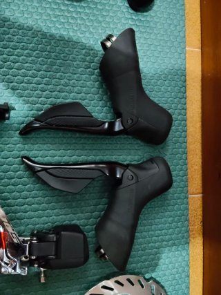 Grupo Shimano 105 Di2 Completo