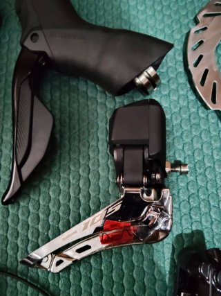 Grupo Shimano 105 Di2 Completo