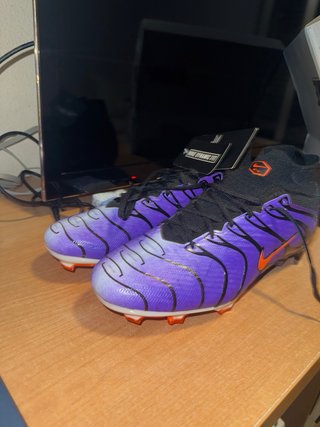 Botas Nike TN Moradas y Naranjas