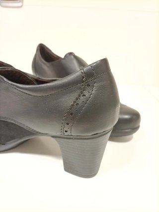 Zapatos de tacón negros talla 39