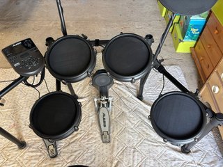 Batería Electrónica Alesis Nitro Mesh Kit