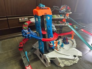 Pista Hot Wheels Gorilla Rampage + 11 coches