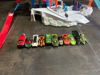 Pista Hot Wheels Gorilla Rampage + 11 coches