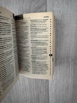 Oxford Mini School Spanish Dictionary (2007 Edi...