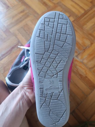 Zapatillas verano grises y rosas