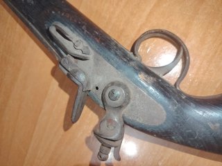 Pistola antigua de chispa, no funciona, decoración