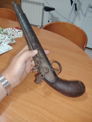 Pistola antigua de chispa, no funciona, decoración