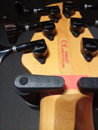 Status Bass Made in England 6 cuerdas