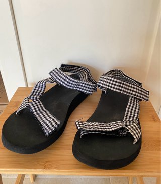 Sandali con cinturino