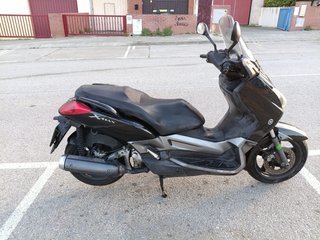 Yamaha XMax 250cc Gasolina Negra itv 2028