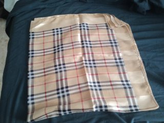Pañuelo vintage cuadrado beis con cuadritos 110 cm