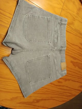 Pantalón corto vaquero gris