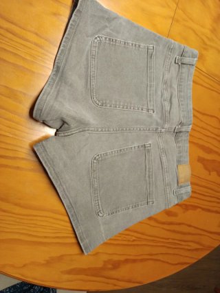 Pantalón corto vaquero gris