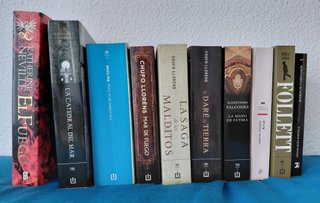 Lote Libros novela histórica y poesía