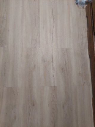 2 cajas Suelo vinílico SPC madera Artens Zaragoza