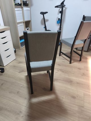 Sillas de comedor negras y grises