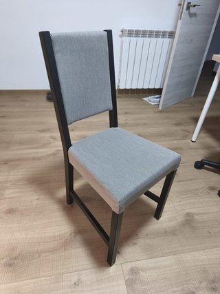 Sillas de comedor negras y grises