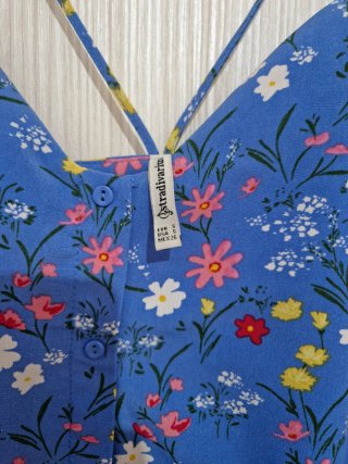 Vestido mini floral Stradivarius