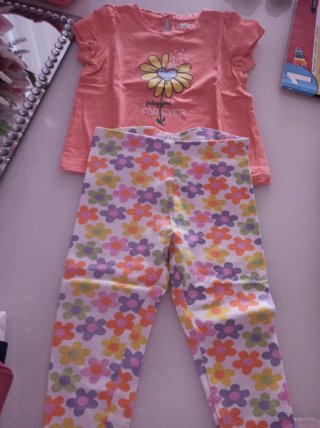 Set 4 magliettine e leggins bimba