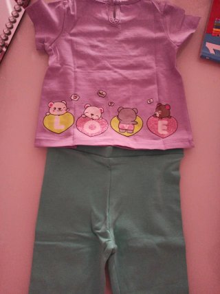 Set 4 magliettine e leggins bimba