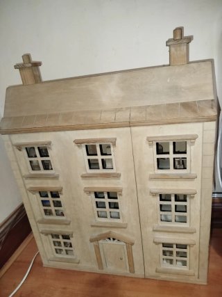 Casa de muñecas victoriana de madera