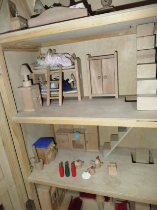 Casa de muñecas victoriana de madera