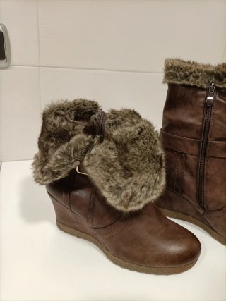 Botas marrones con pelo