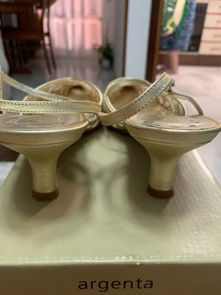 Zapatos dorados Argenta Talla 38