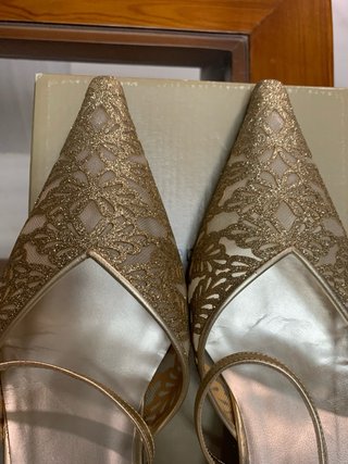 Zapatos dorados Argenta Talla 38
