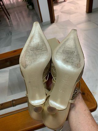 Zapatos dorados Argenta Talla 38