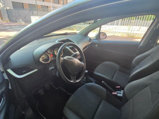 Peugeot 207 2011