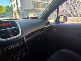 Peugeot 207 2011