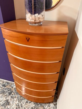 Dormitorio completo: cabezal, mesitas y semanario