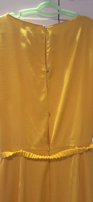 Vestido midi Zara satinado mostaza Talla L
