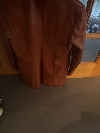 Chaqueta de piel marrón
