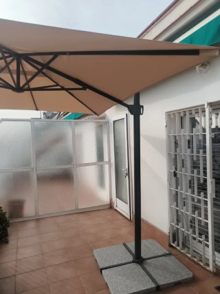 Sombrilla Seglaro ikea  de exterior con base
