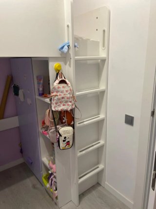 Cama alta infantil IKEA No incluye silla