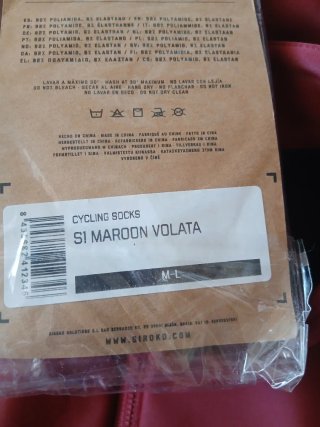 Chaqueta y calcetines  SIROKO